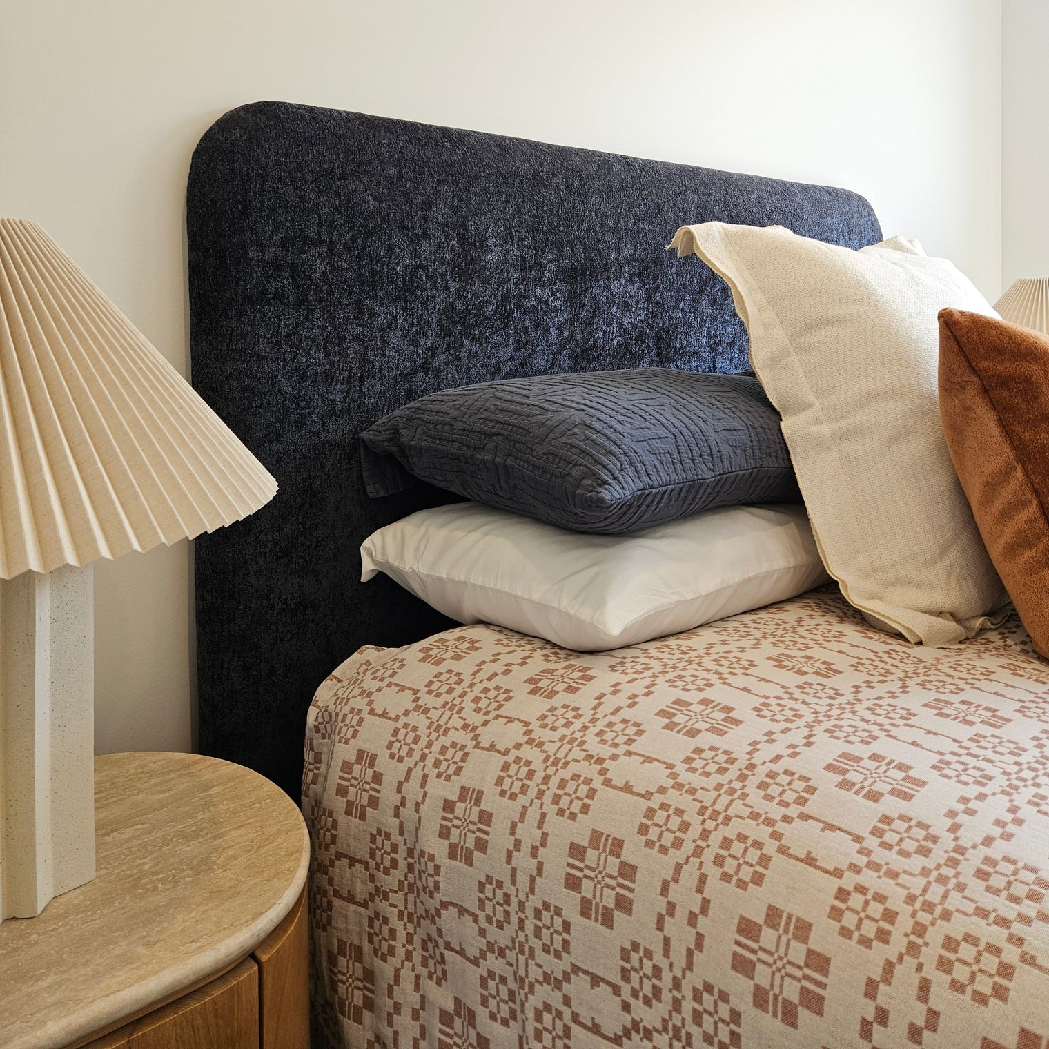 Headboard Not specified