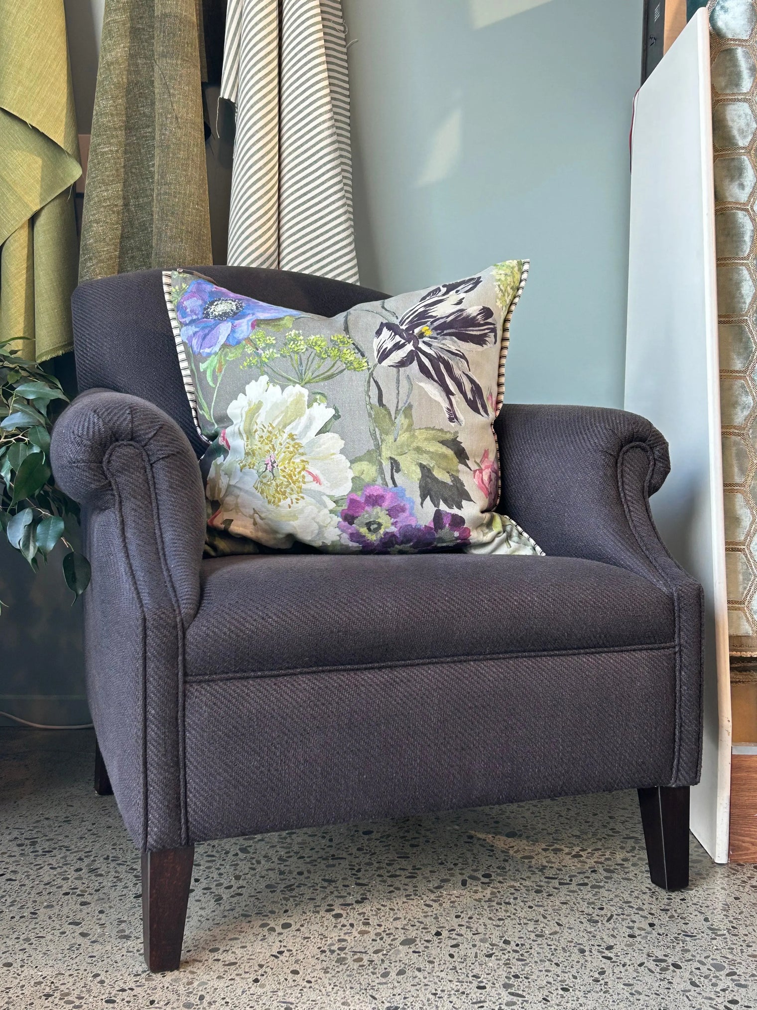 DEDAR MILANO ARMCHAIR Not specified