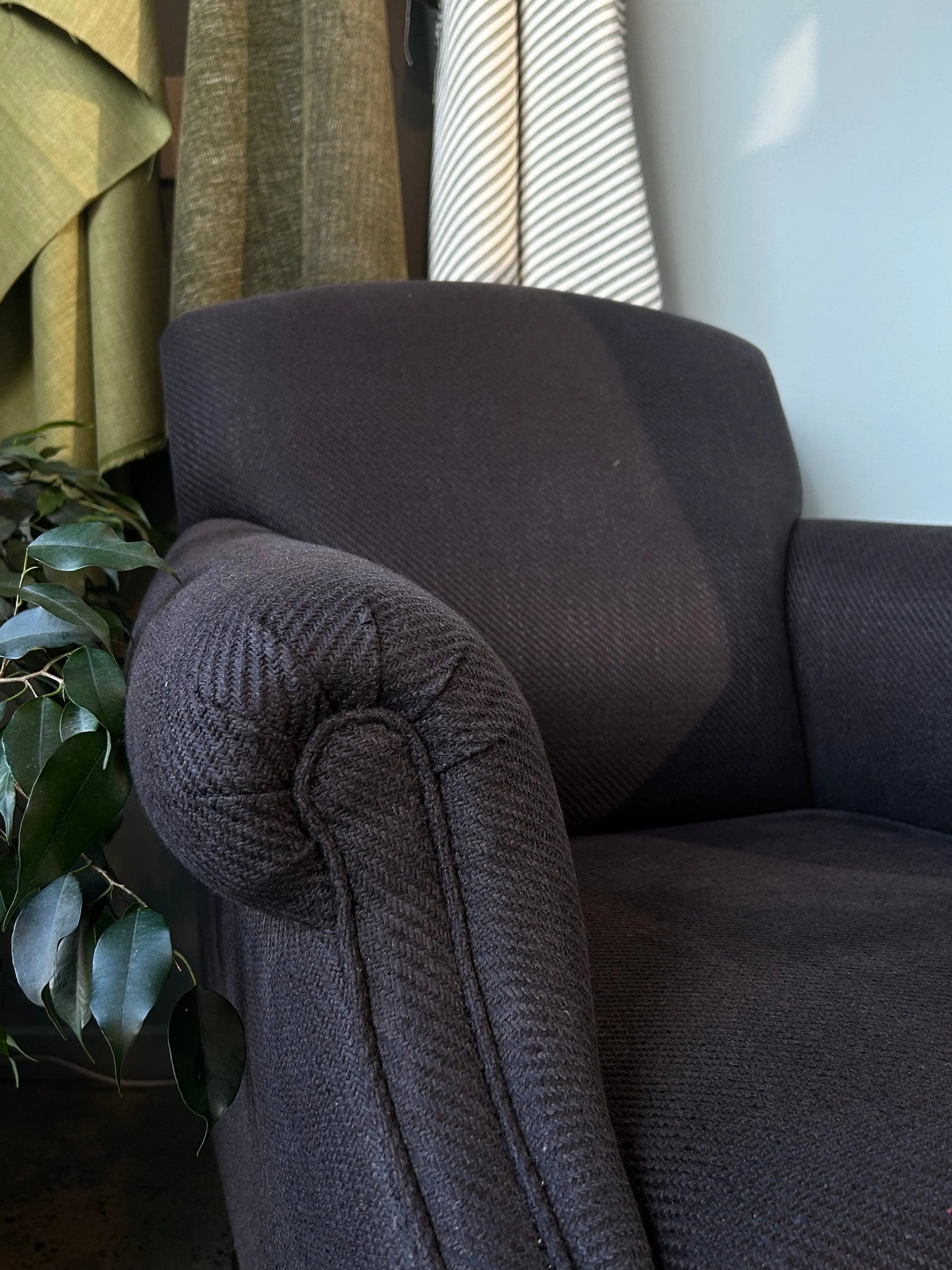 DEDAR MILANO ARMCHAIR Not specified