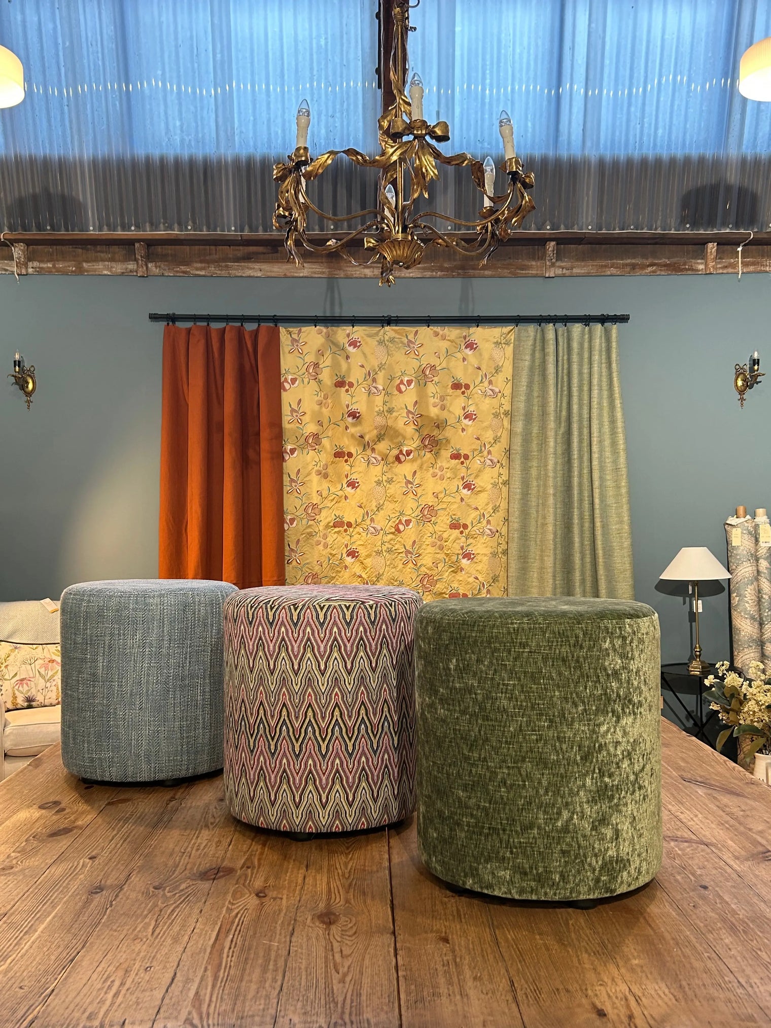 POUFFE Not specified