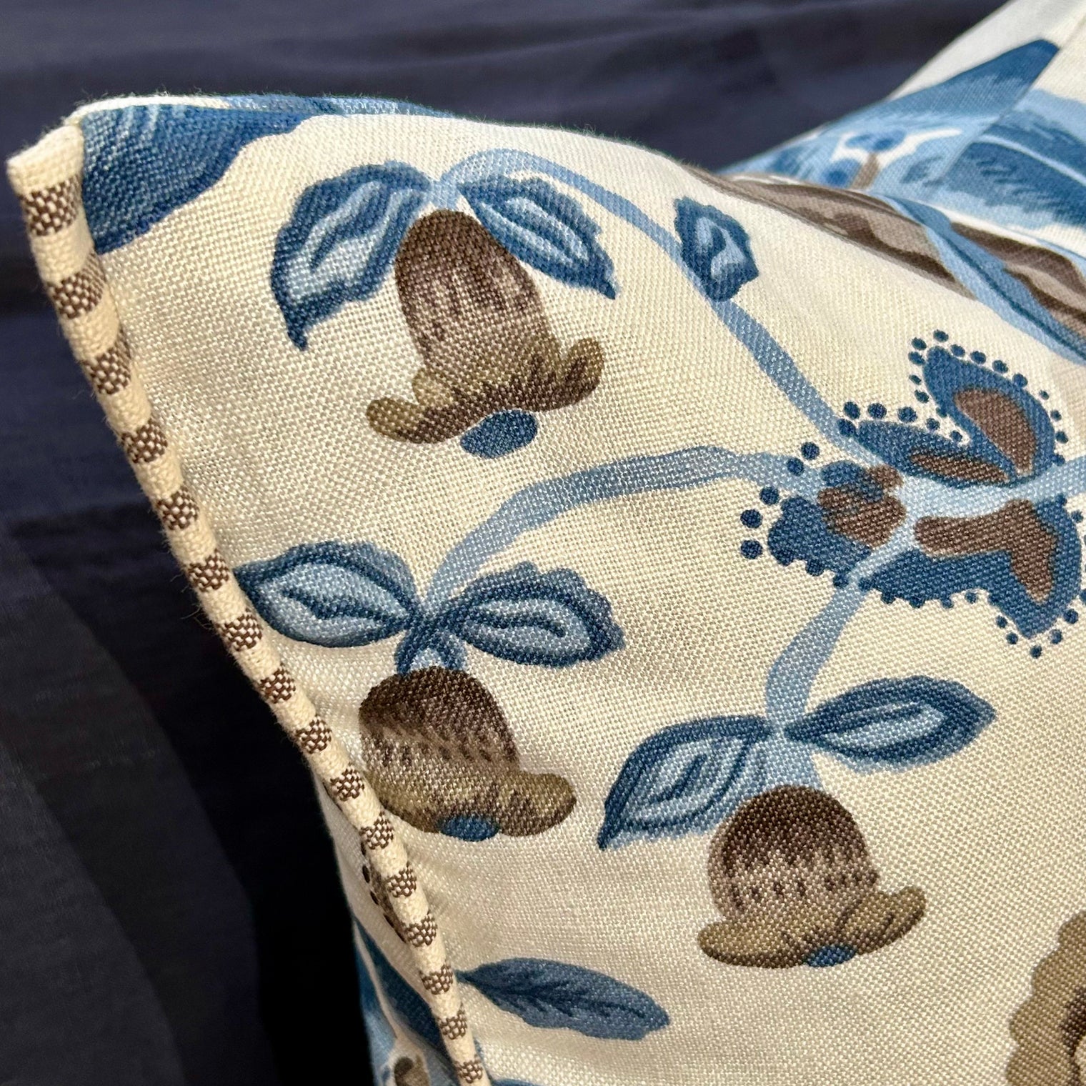 Marlena w Stripe Flange Cushion FABRIC HOUSE