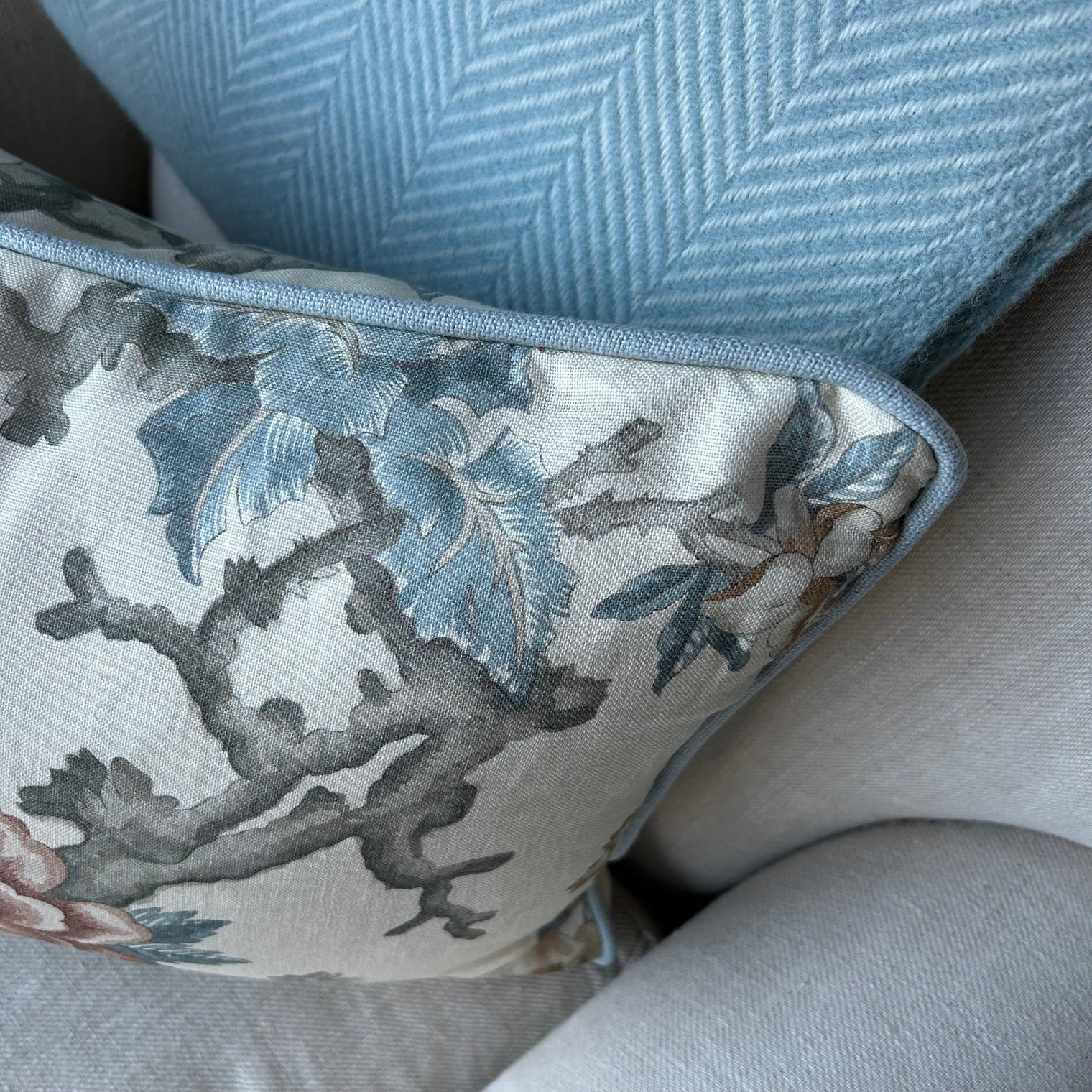 Garsington Piped Cushion Not specified