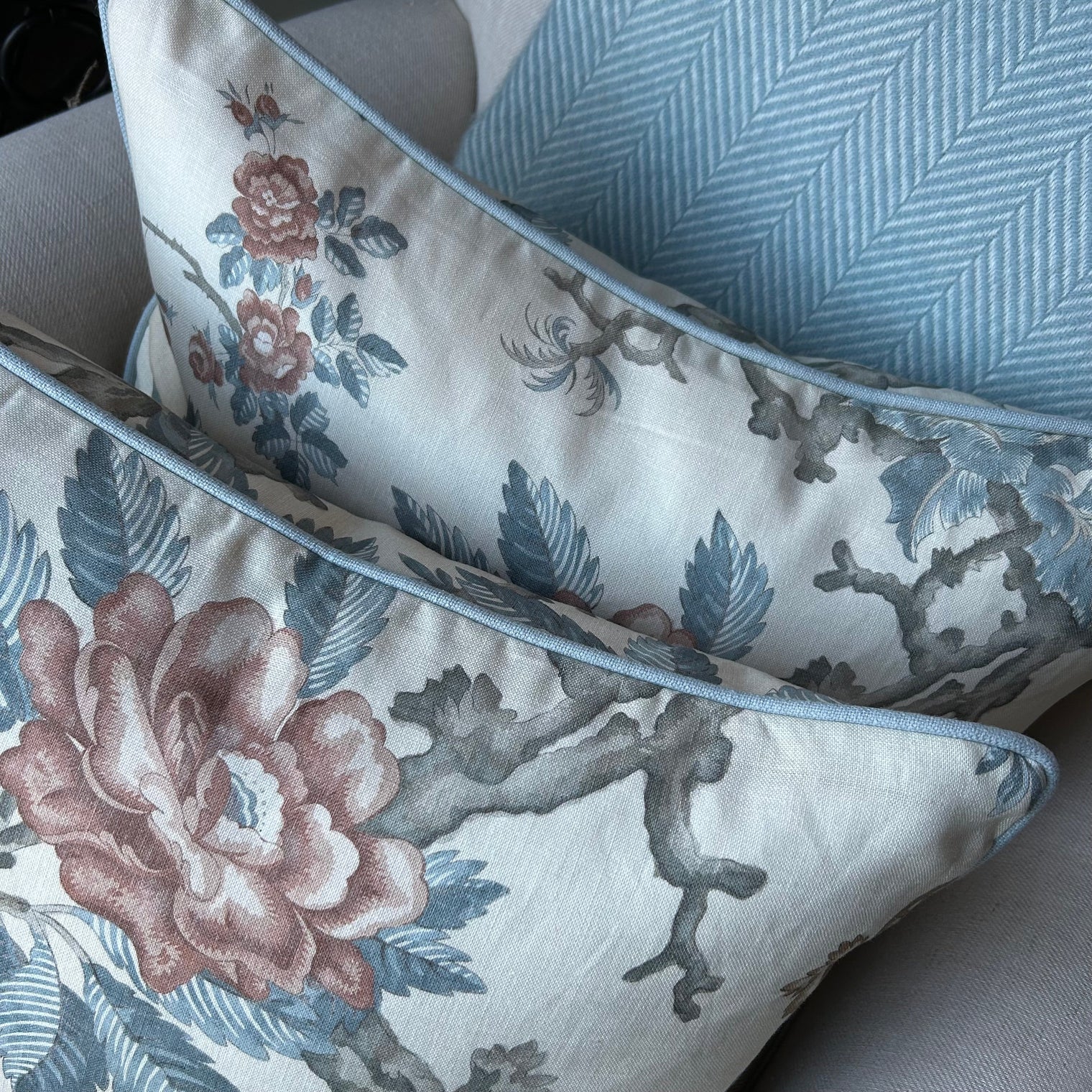 Garsington Piped Cushion Not specified