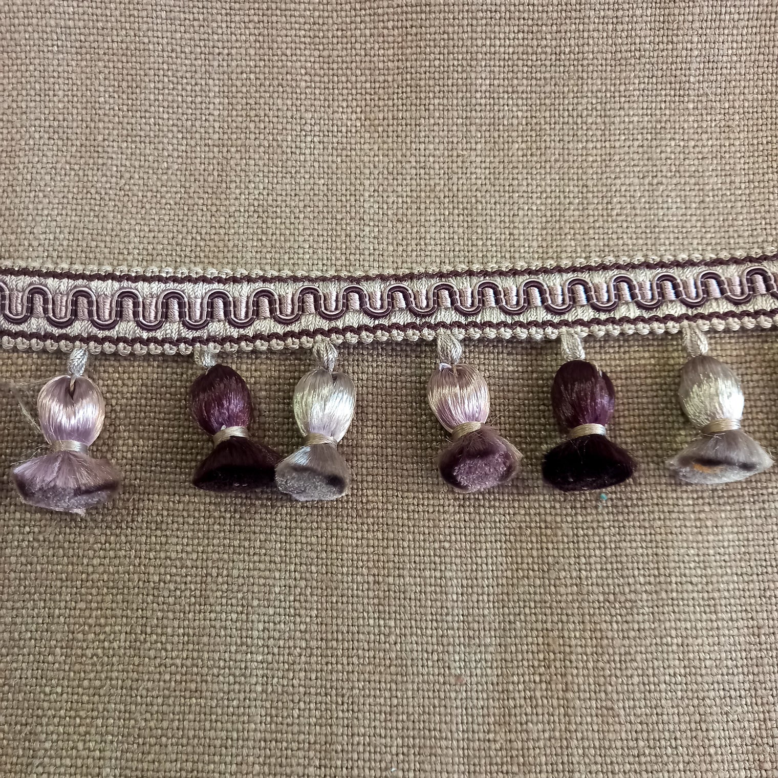 LUXURY POMPOM