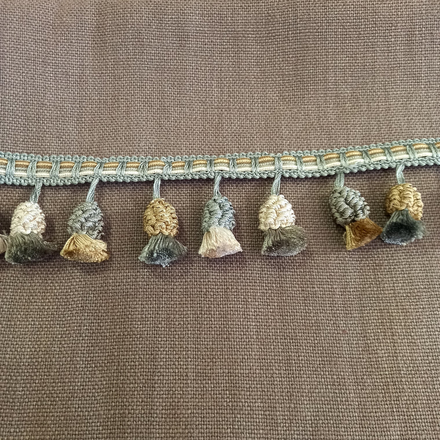 LUXURY POMPOM