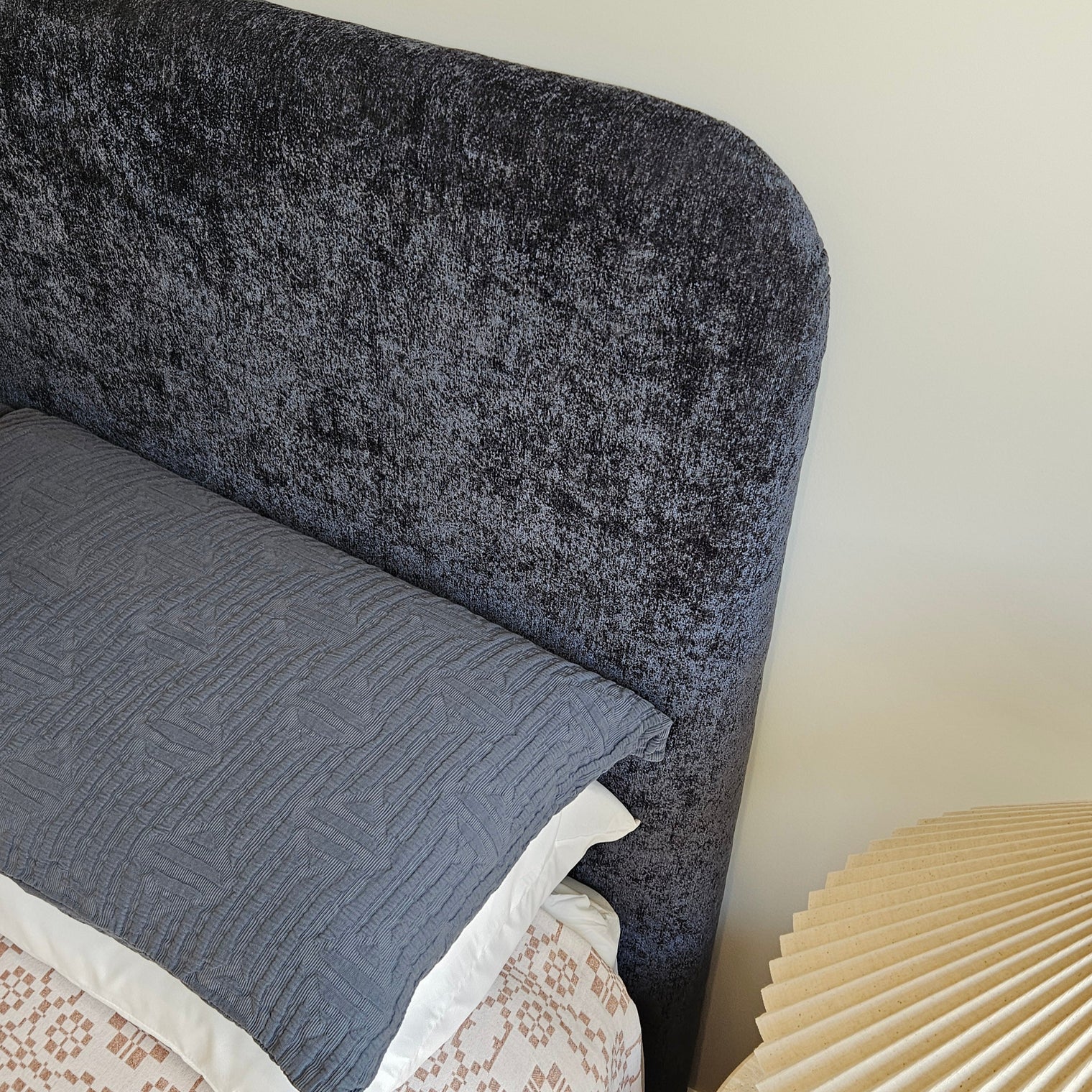 Headboard Not specified