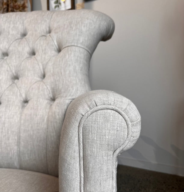 ARMCHAIR ANNA