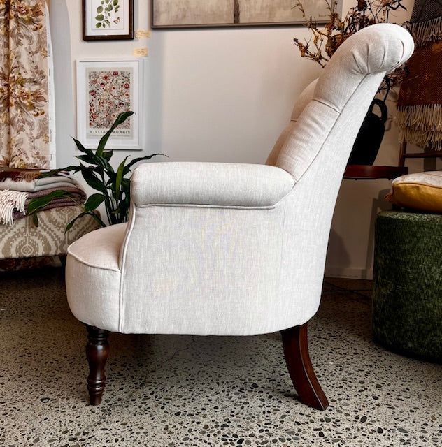 ARMCHAIR ANNA