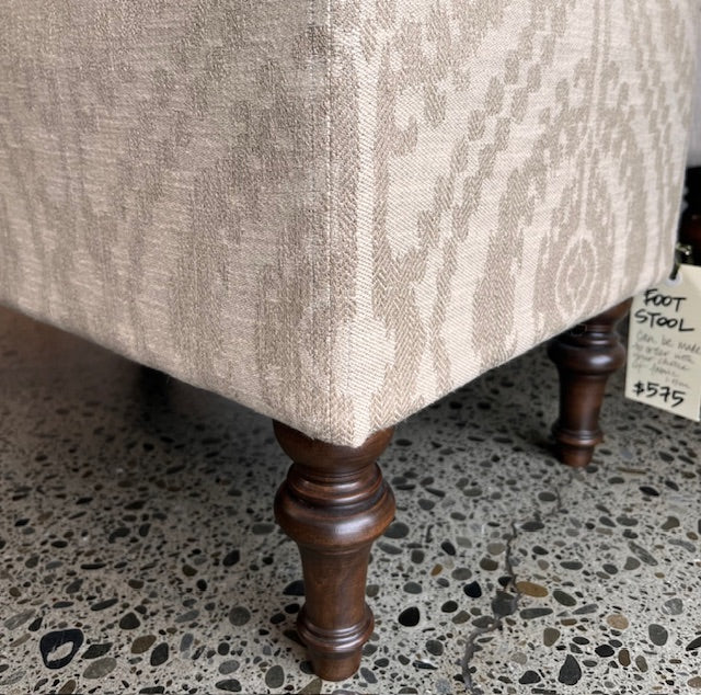 KATIE BOX FOOT STOOL
