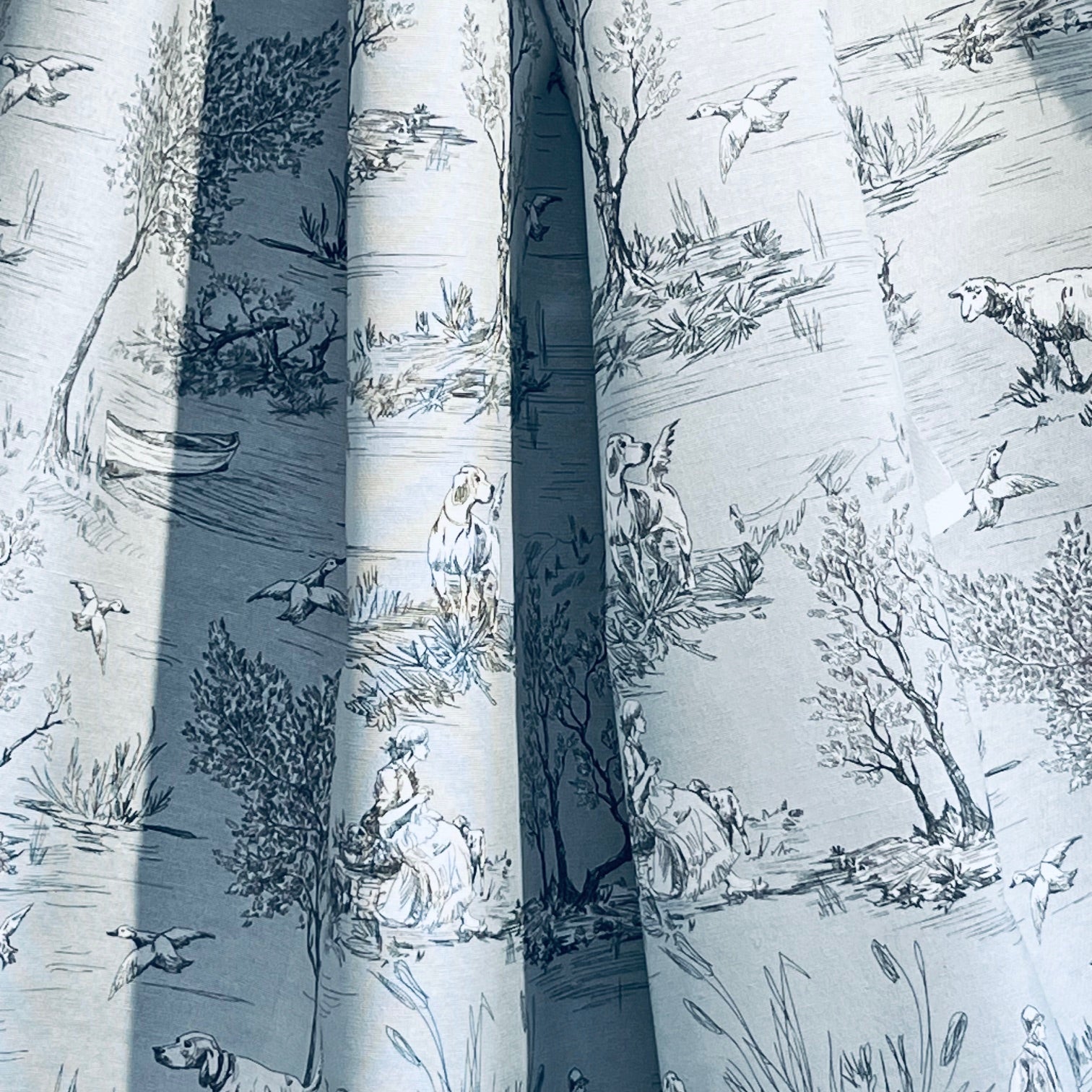 COUNTRY TOILE